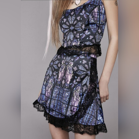 🕷 Widow: Spiritual Sacrilege Cathedral Print Satin Mini Skirt, Size XS, BNWT - Picture 13 of 16
